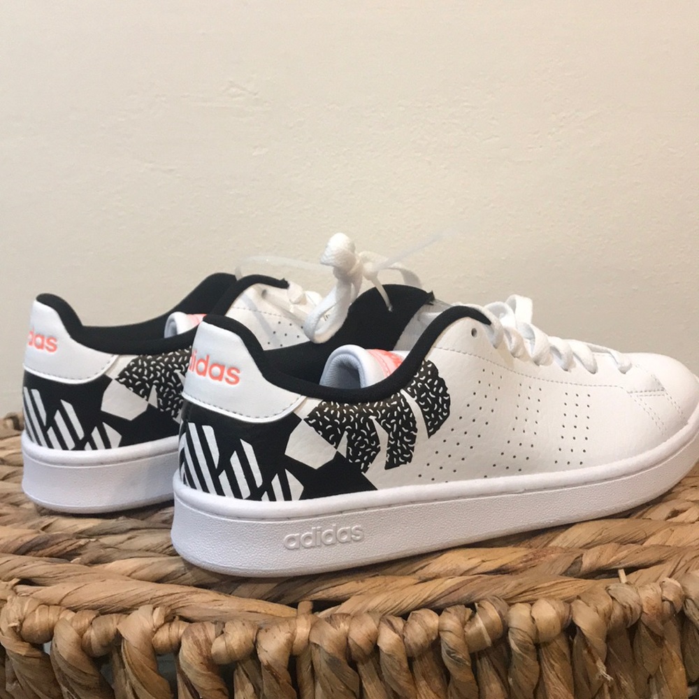 ADIDAS BRAND NEW sneakers with tag